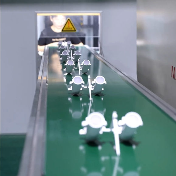 大银塑胶-家电注塑厂家