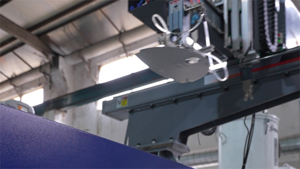 扫地机器人模具技术突破：聚焦用户场景的模具创新与未来展望