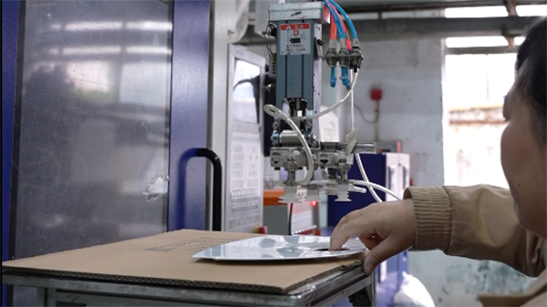 扫地机模具注塑：浇注系统4大组件的“小设计大作用”