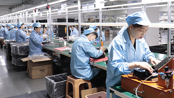 扫地机开模注塑加工：模具打不满难题的成因与解决策略