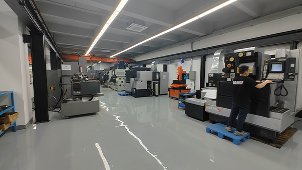 大银塑胶：模具制造加工中成型周期延长的成因与改进