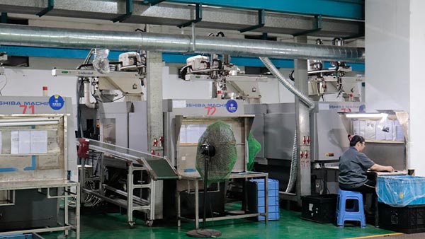 东莞注塑加工-大型平面塑件变形破解专项方案