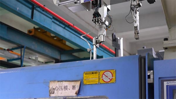 东莞家电塑胶注塑模具加工生产厂：材料选型全攻略，平衡性能与成本